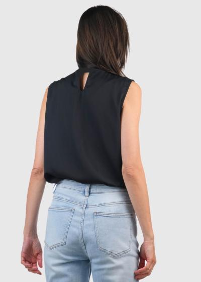 Ricarda melna blūze ar īsām piedruknēm - back