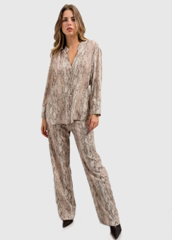 Sieviešu blūze ar animalistisku rakstu - back