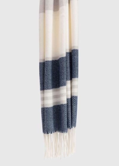 Šalle ar bārkstīm  - back