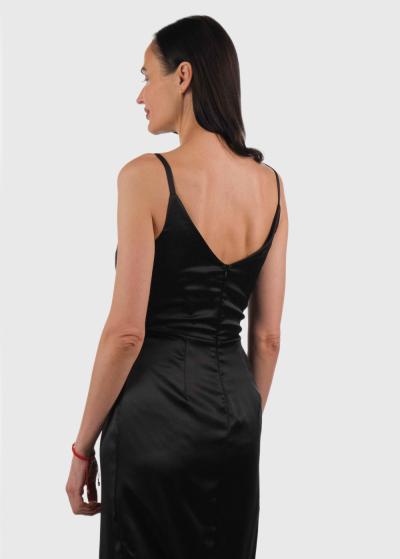 Ardina melna vakarkleita ar atvērtu muguru  - back