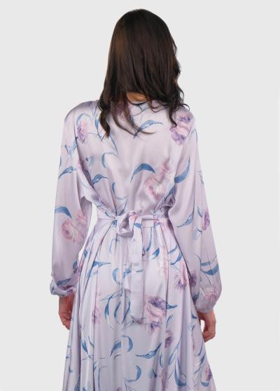 Dae gaiši violeta gara vakarkleita ar ziedu rakstu  - back