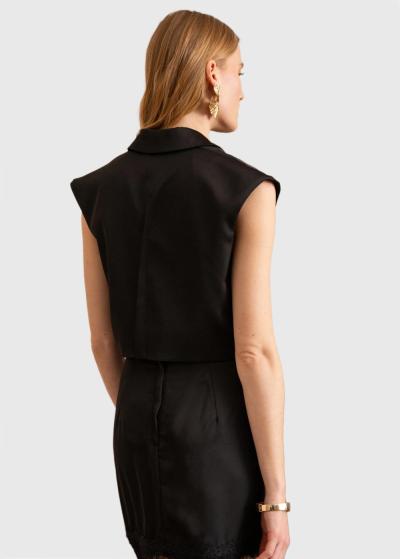 Timea melna veste ar pogu - back