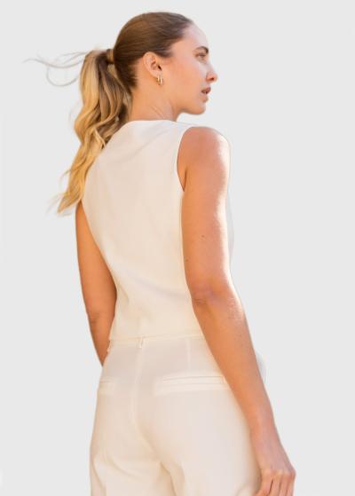 Carrie balta veste - back