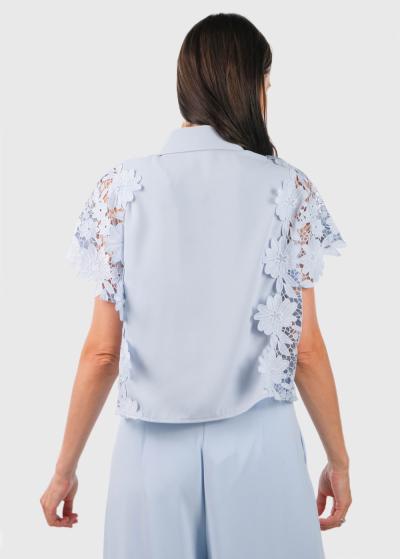 Simran gaiši zila blūze ar mežģīnēm - back