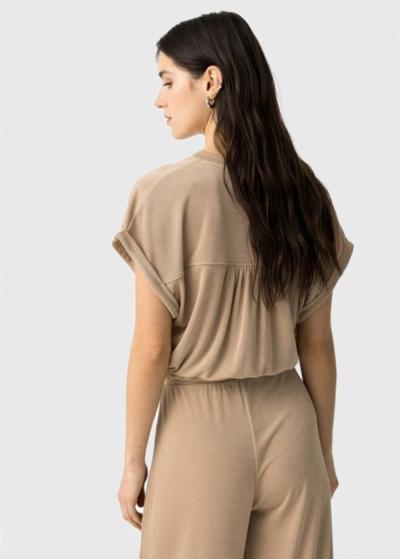 Bēšs tops ar V-veida izgriezumu  - back