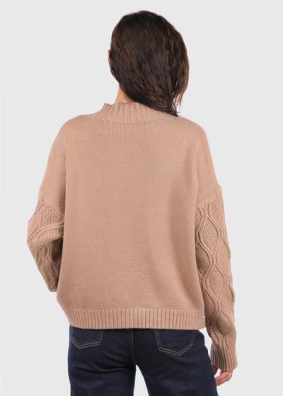 Kamilya gaiši brūns adīts džemperis - back