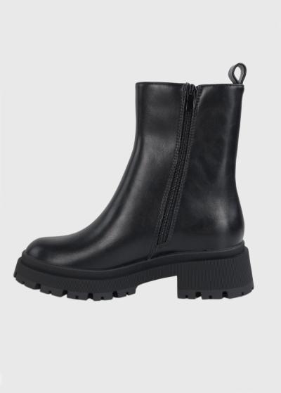 Danny melni zābaki ar rāvējslēdzēju sānā - back