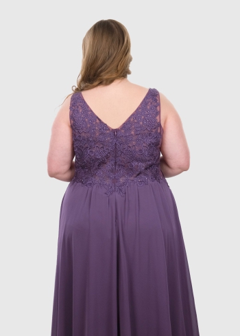 Isotta Lielo izmēru violeta vakarkleita ar meģīņu apdari - back