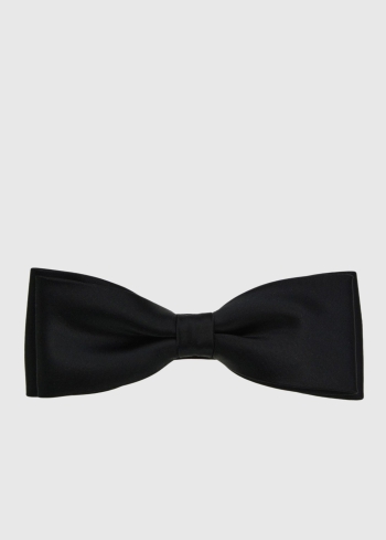 Melns vīriešu tauriņš - back