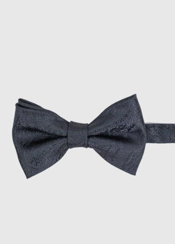 Melns vīriešu tauriņš - back