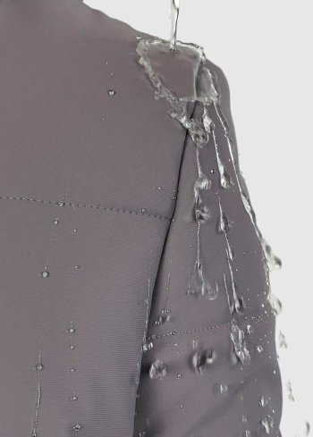 Latvijā ražota Premium jaka ar kapuci - back