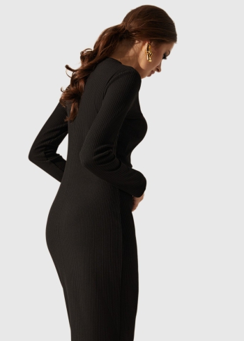 Melna kleita ar garām piedurknēm - back