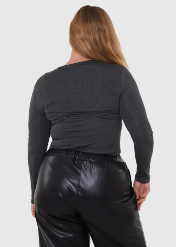 Agrippina Plus Size tumši pelēks t-krekls ar garām piedruknēm - back