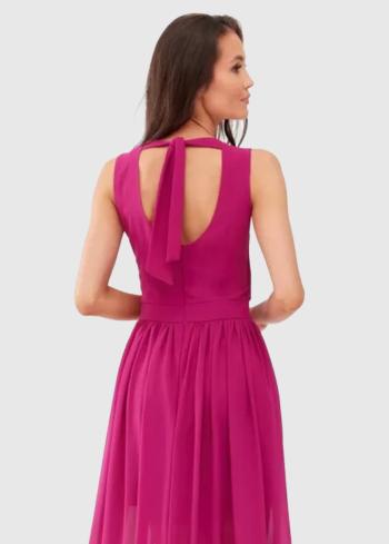 Kendra rozā gara vakarkleita ar V-veida izgriezumu  - back