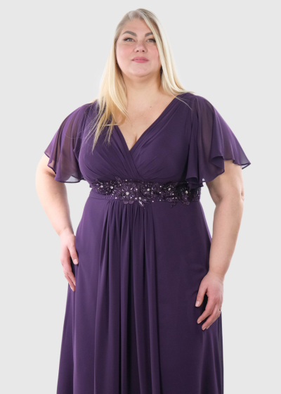 Bruna Lielo izmēru tumši violeta gara vakarkleita