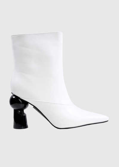 AZAREY white short heeled boots