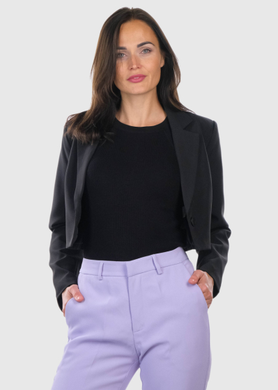 Salvadora black short blazer
