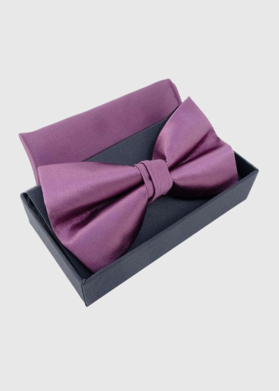 Ansat violets tauriņš ar lakatiņu