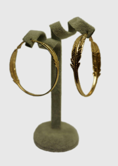 Cathy gold-colored earrings rings