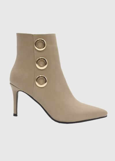 AZAREY beige short pointed toe boots