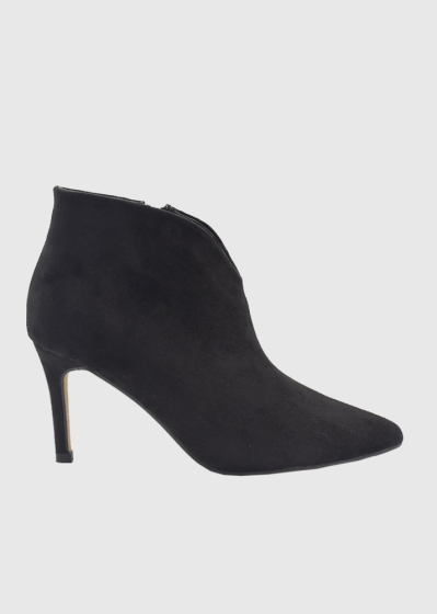AZAREY black short pointed toe boots