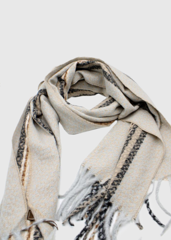 Marise women's scarf with fridge detail