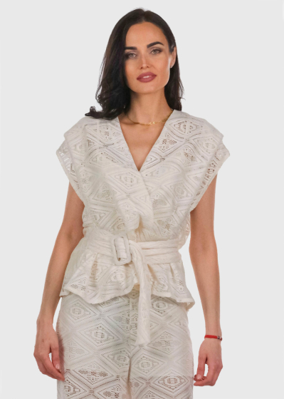 Barbara бежевая кружевная блузка с поясом