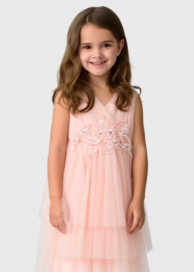 Corneliu gaiši rozā kleita ar volāniem