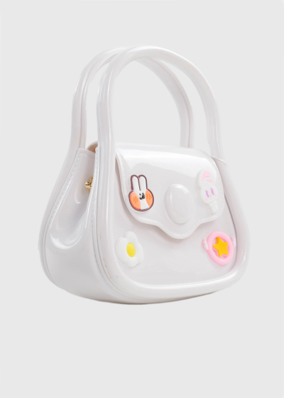 Zalira balta soma ar atveramu augšdaļu 