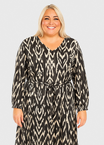 Thuy Plus Size short patterned dress 