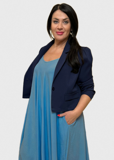 Emma brīva piegriezuma kleita