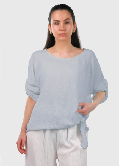 Carolina gaiši zila blūze ar aukliņām