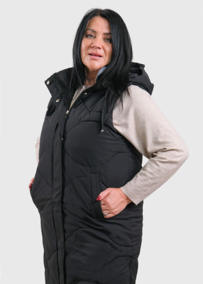 Menna Lielo izmēru melna gara veste