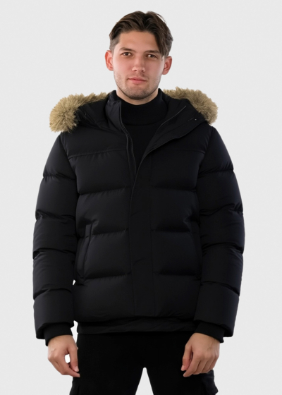 Черная мужская куртка