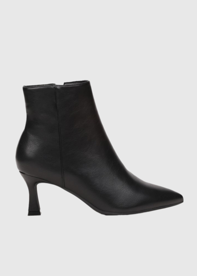 Gioconda black pointed toe heeled boots