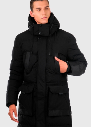 Melna pagarināta jaka ar kargo tipa kabatām